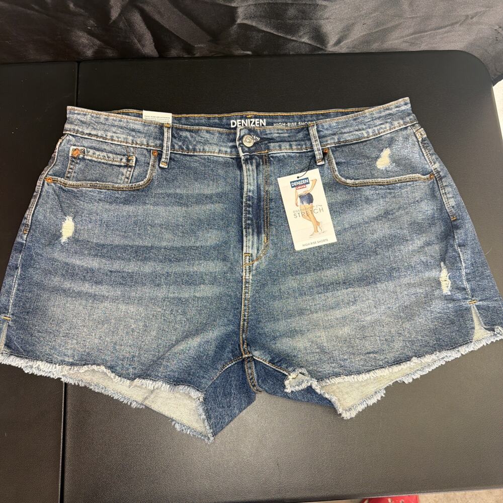 Denizen From Levi’s Women’s Size 18 High Rise Denim Shorts Stretch Blue NWT